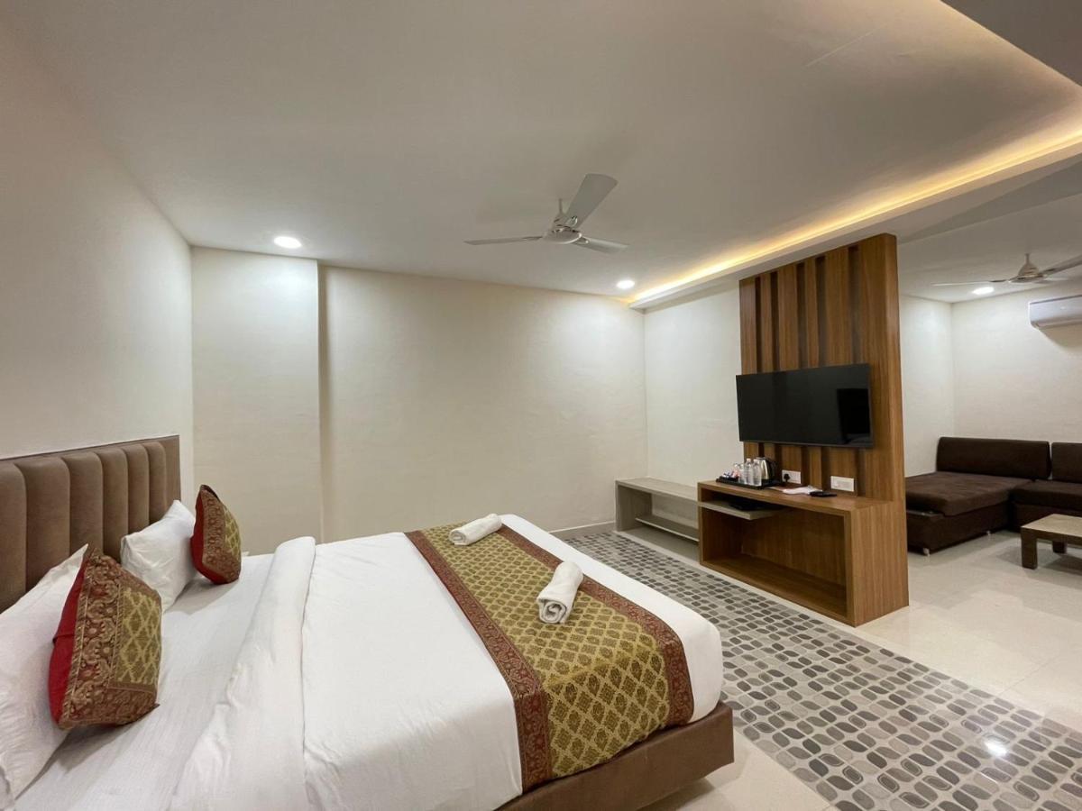 Hotel Santoor พาราณสี ภายนอก รูปภาพ