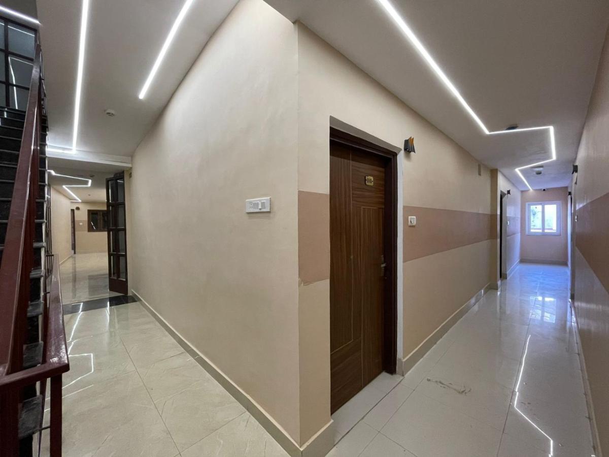 Hotel Santoor พาราณสี ภายนอก รูปภาพ