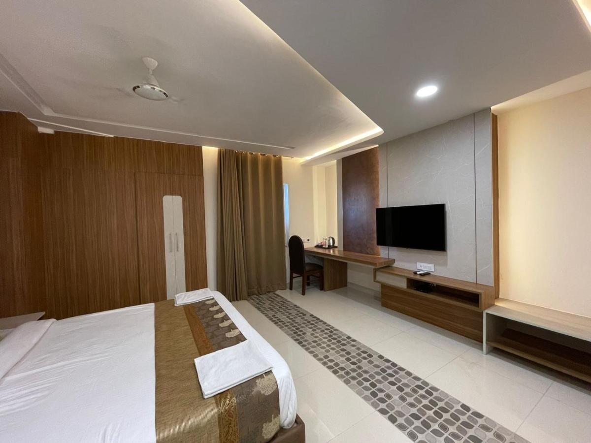 Hotel Santoor พาราณสี ภายนอก รูปภาพ