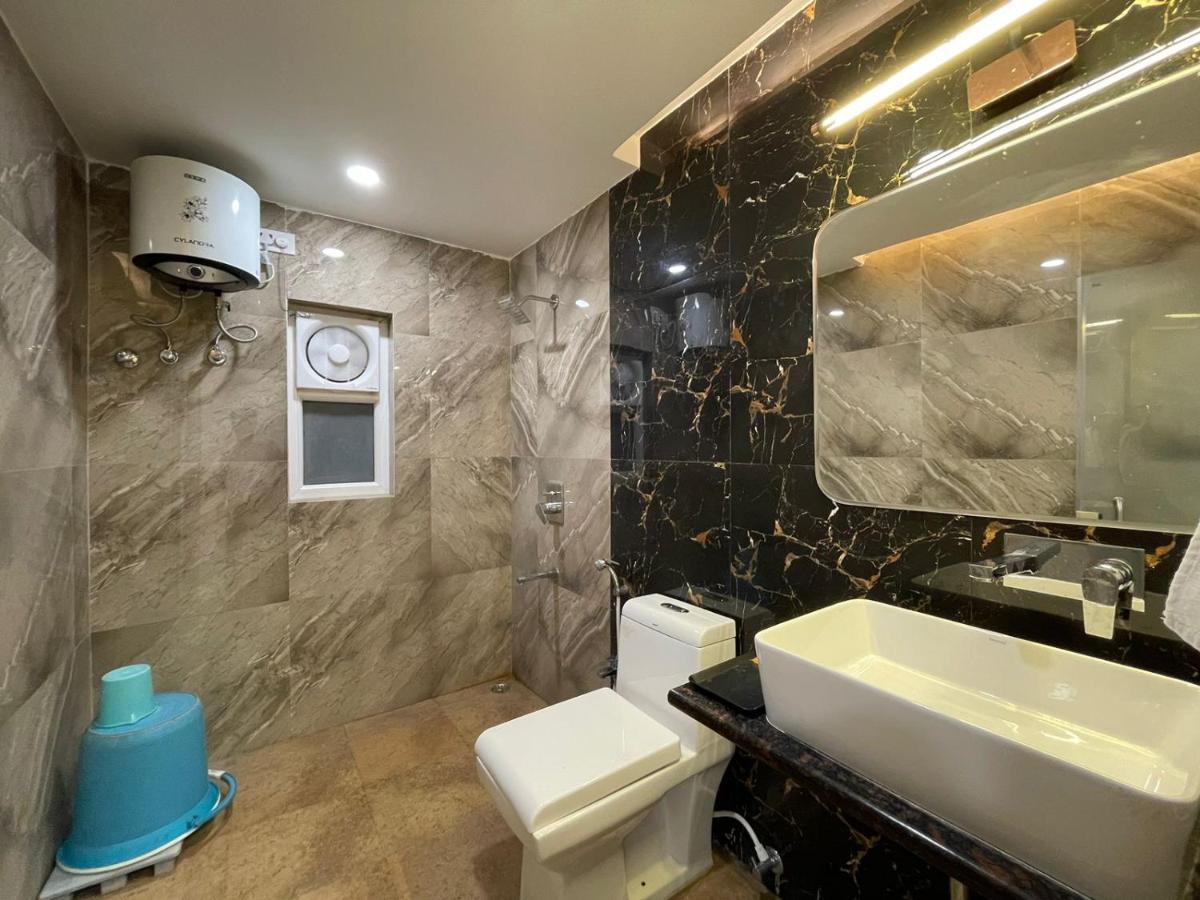 Hotel Santoor พาราณสี ภายนอก รูปภาพ
