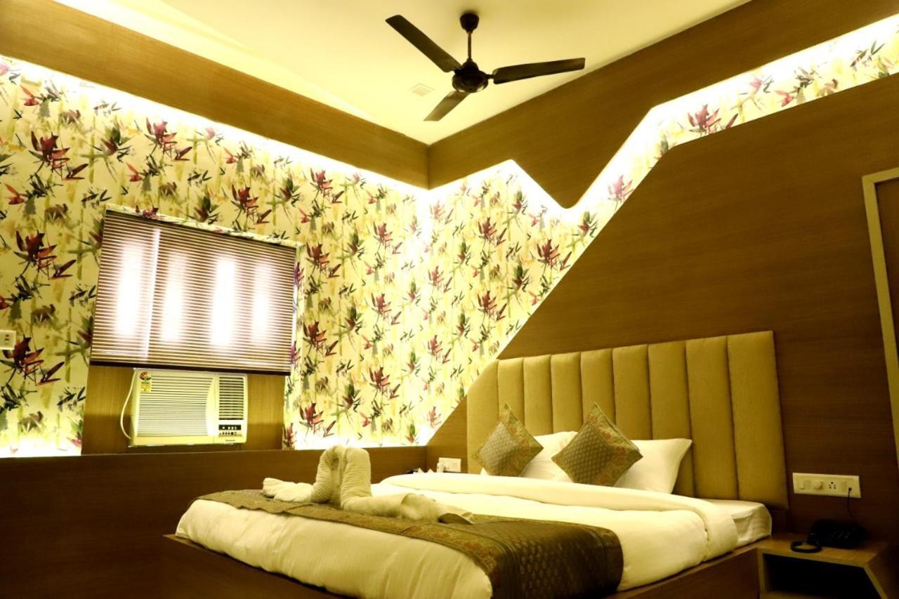 Hotel Santoor พาราณสี ภายนอก รูปภาพ