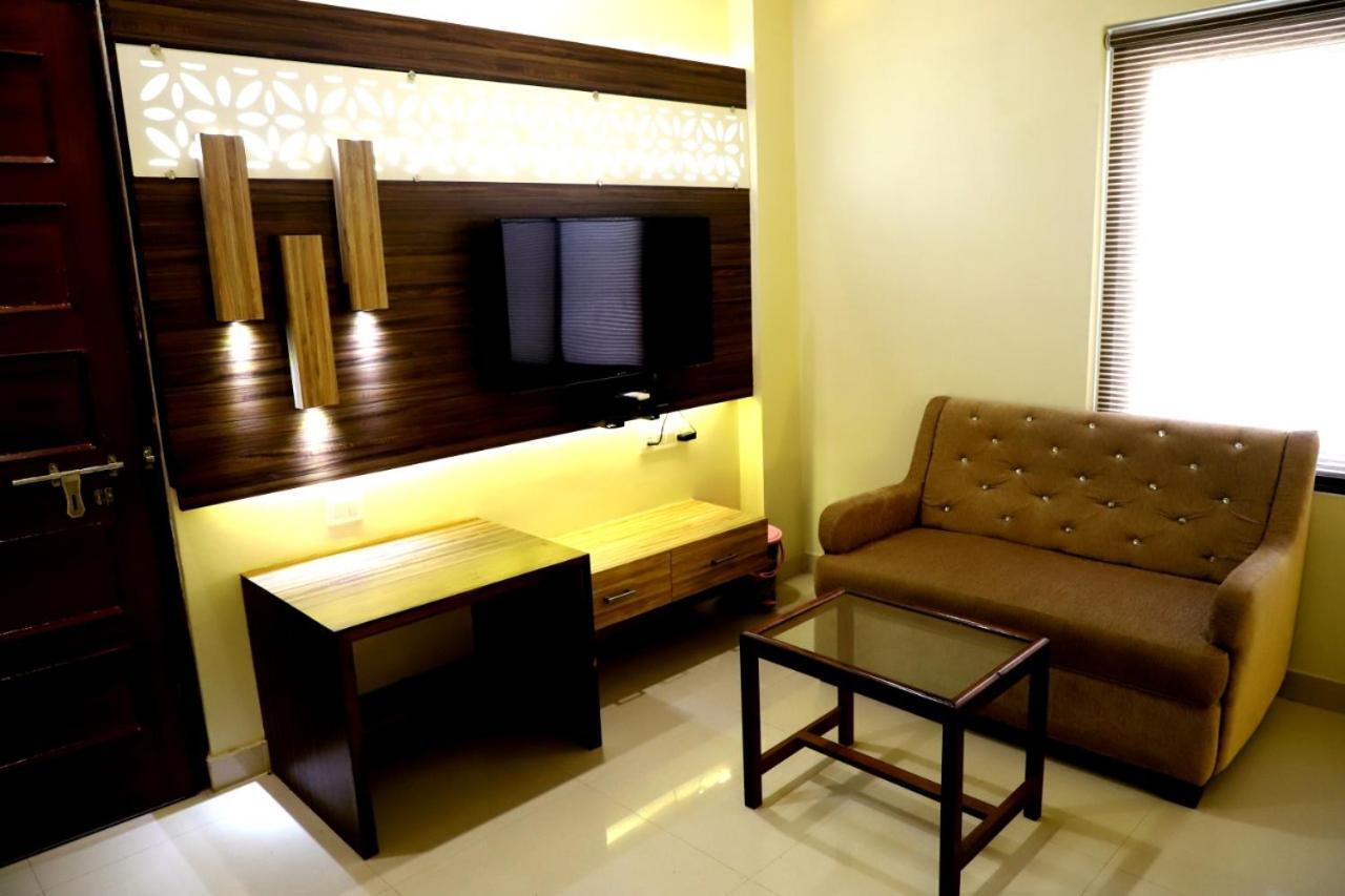 Hotel Santoor พาราณสี ภายนอก รูปภาพ