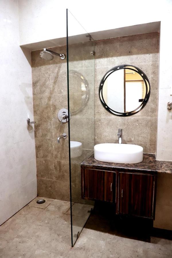 Hotel Santoor พาราณสี ภายนอก รูปภาพ