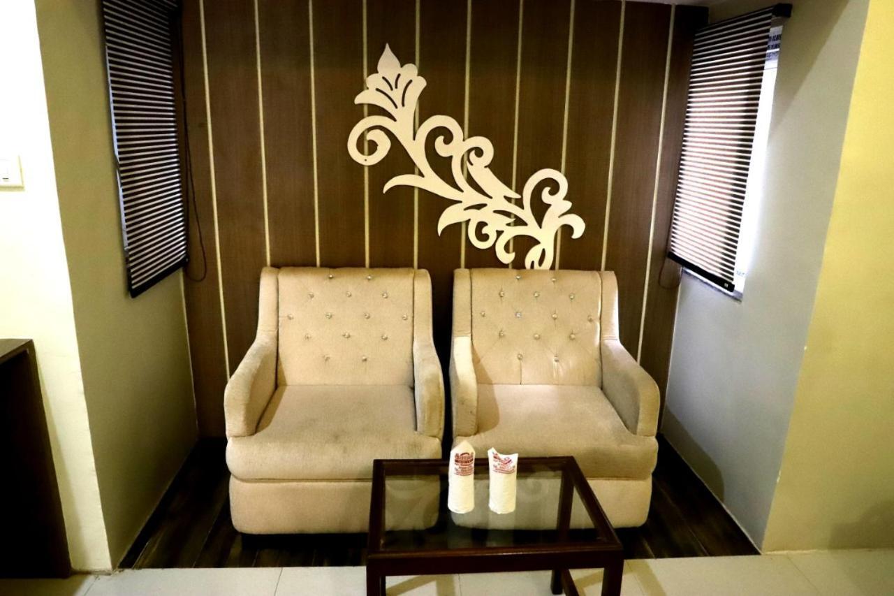 Hotel Santoor พาราณสี ภายนอก รูปภาพ
