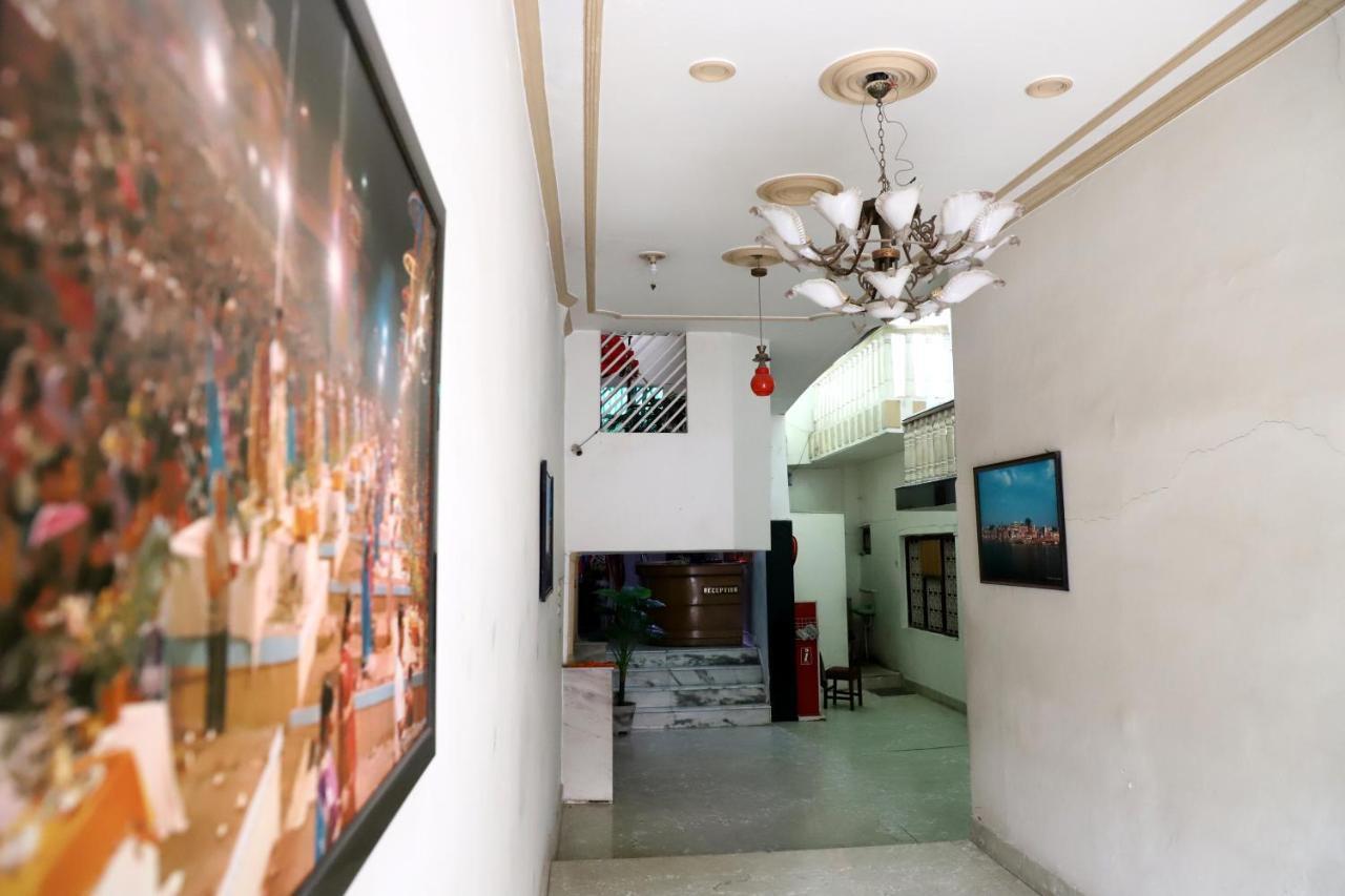 Hotel Santoor พาราณสี ภายนอก รูปภาพ