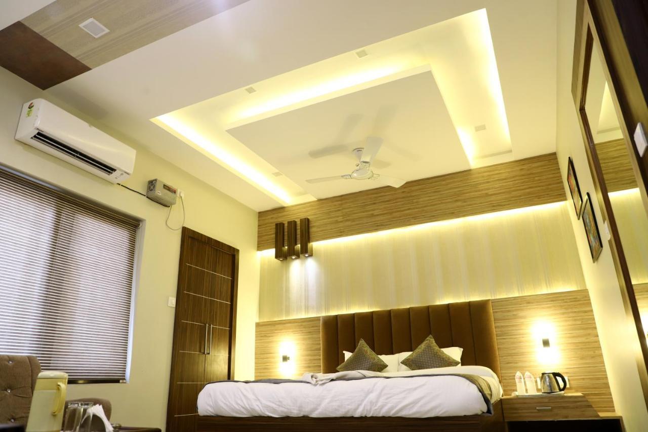 Hotel Santoor พาราณสี ภายนอก รูปภาพ